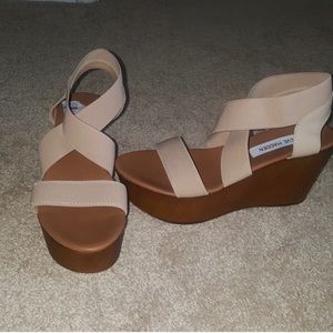 Steve Madden wedges, perfect for summer!